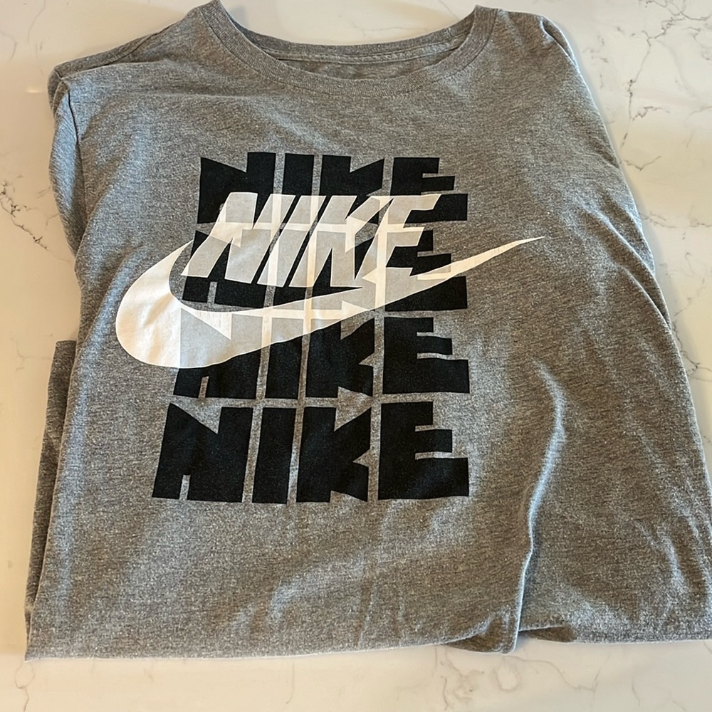 Nike T-shirt